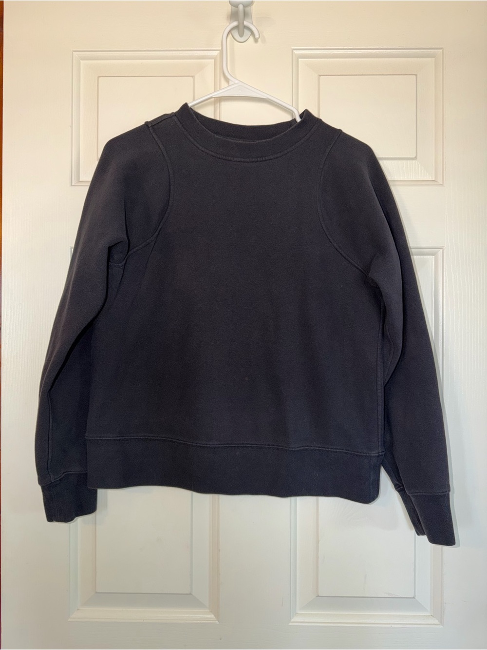 Lululemon Black Crewneck - size S